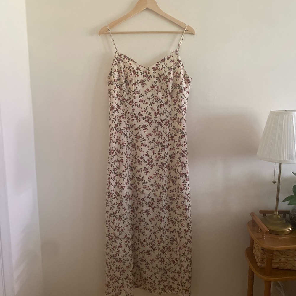 J.ING Romantic Maxi Dress with Vintage Red Floral Print
